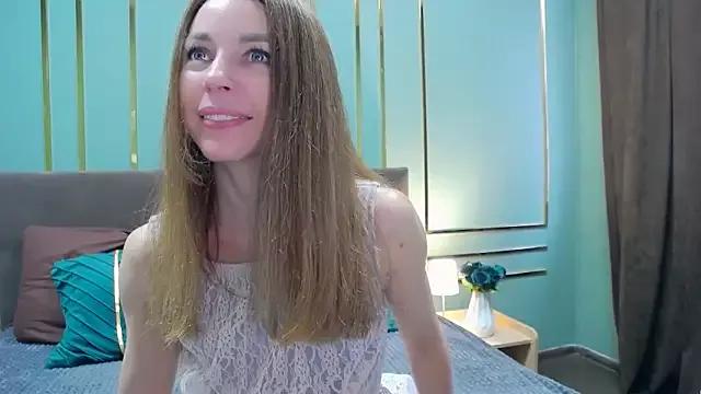 KrissBird from StripChat is Freechat