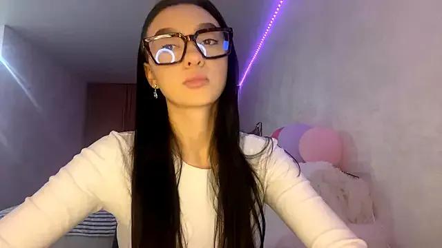 KristaLarmon from StripChat is Freechat