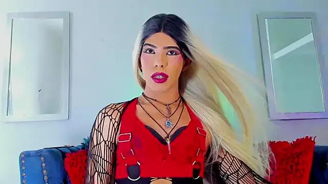 kristalQueen from StripChat is Freechat