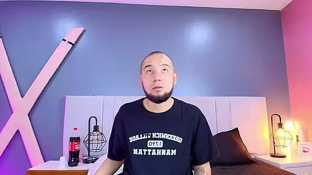 Kurttsinner from StripChat is Freechat