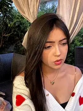 KyliePinkk_ from StripChat is Freechat