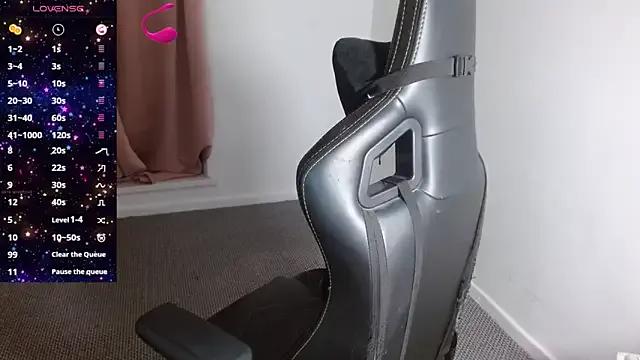 LADY_ROSE_UK from StripChat is Freechat