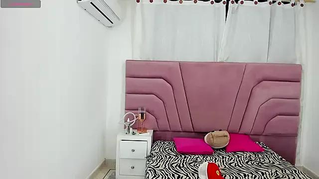 LadyandMaverick from StripChat is Freechat