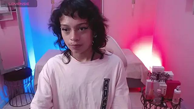 LadyWawy from StripChat is Freechat