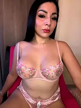 laemmarouse from StripChat is Freechat