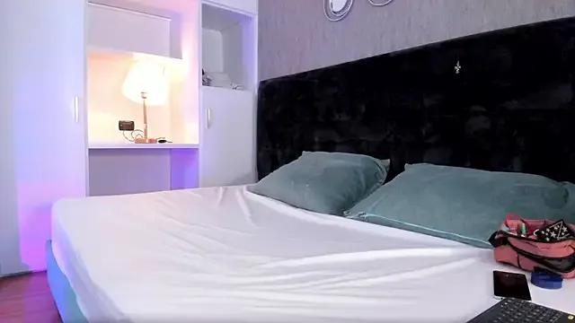 LahanaKimish from StripChat is Freechat