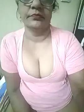 Lalli-Sexy from StripChat is Freechat