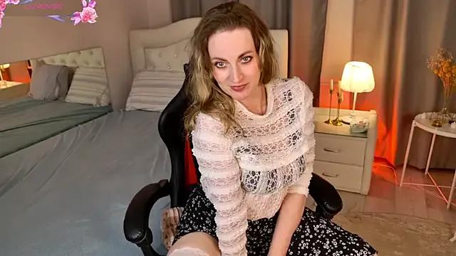 lana_glow from StripChat is Freechat