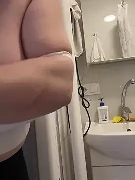 LanaSoftt from StripChat is Freechat