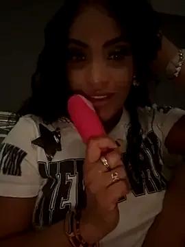 lanicaliente from StripChat is Freechat