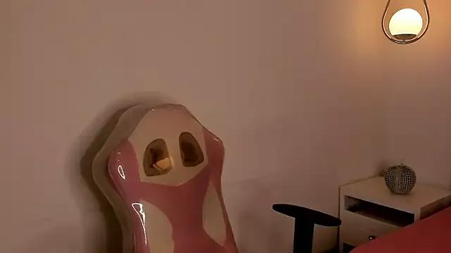 Lara_Crofftt from StripChat