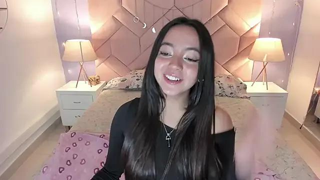 Lara_Rouss_ from StripChat