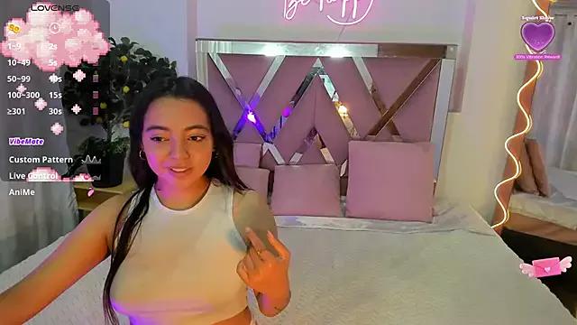 Laraa_tay from StripChat