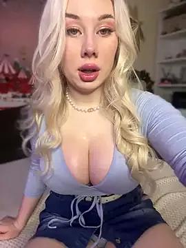 LaraHollywood from StripChat