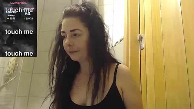 LaraLoviaAndFriends from StripChat