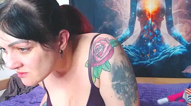 LaraVins from StripChat