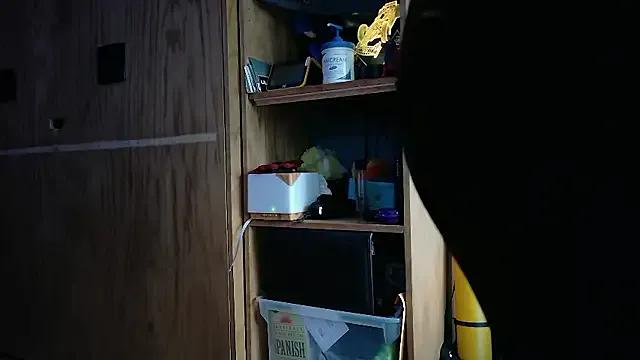 LatinaVibes4u from StripChat is Freechat