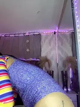 LauraGil_ from StripChat is Freechat