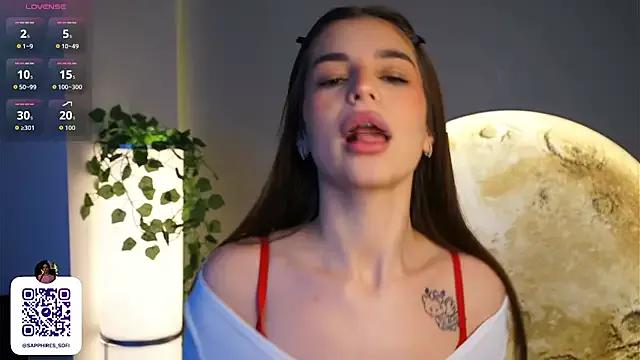 LauraHansil from StripChat is Freechat