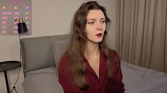 LauraYoungg from StripChat is Freechat