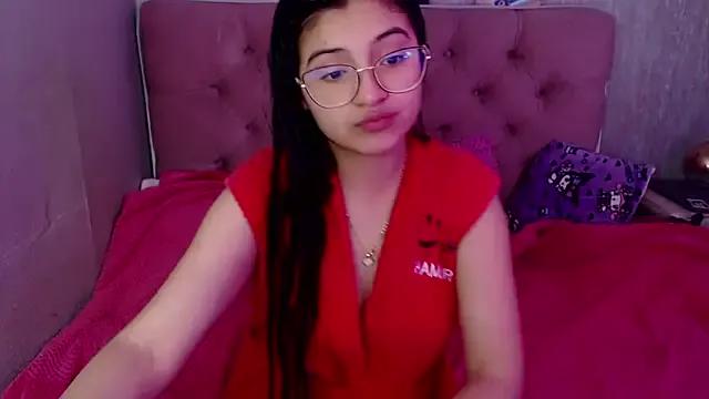 laurenelove from StripChat is Freechat