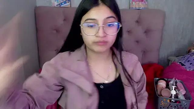 laurenelove from StripChat is Freechat