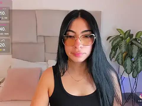 laurenn_smith from StripChat is Freechat