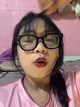 Leeeeiu from StripChat is Freechat