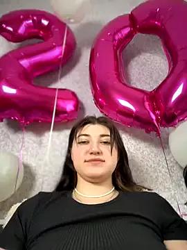 LeilaTinyTraveler from StripChat