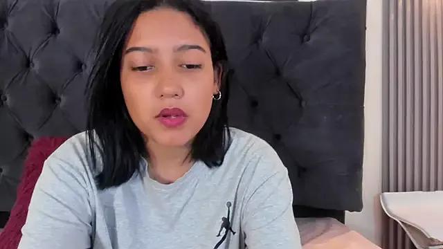 LeireAdams from StripChat is Freechat