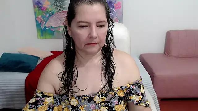 leonela_69 from StripChat is Freechat