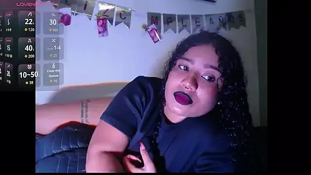 Leslycarsson from StripChat