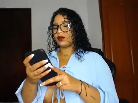 Leslycarsson from StripChat