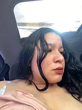 Leslydeleon23 from StripChat