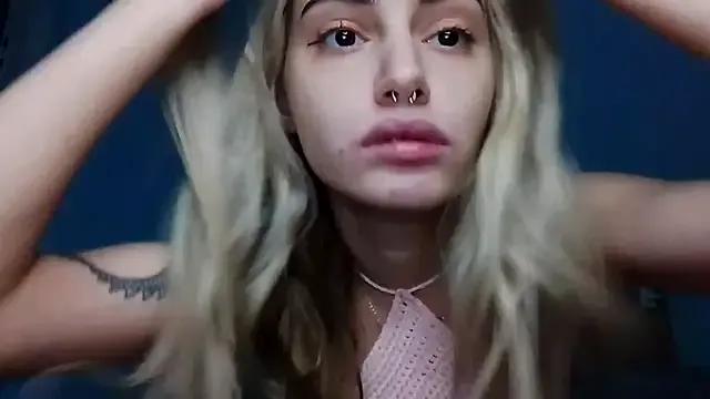 lesyawhite from StripChat is Freechat