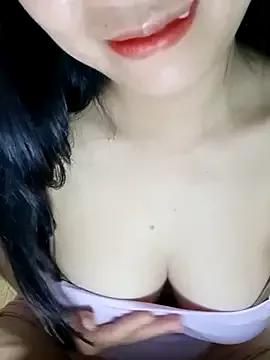 Leva_laddy from StripChat is Freechat