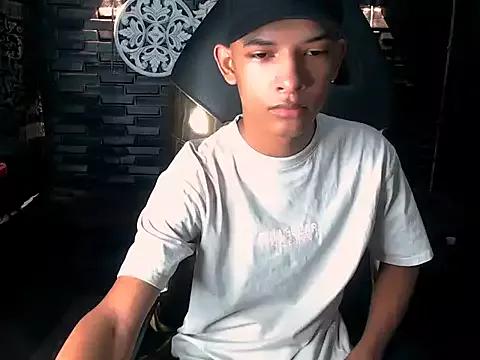 levon_dave from StripChat is Freechat
