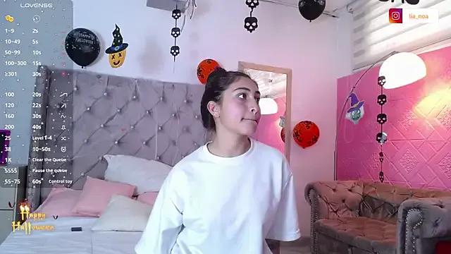 Lia_Teen from StripChat is Freechat