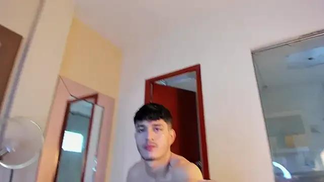 LiamMuller from StripChat is Freechat
