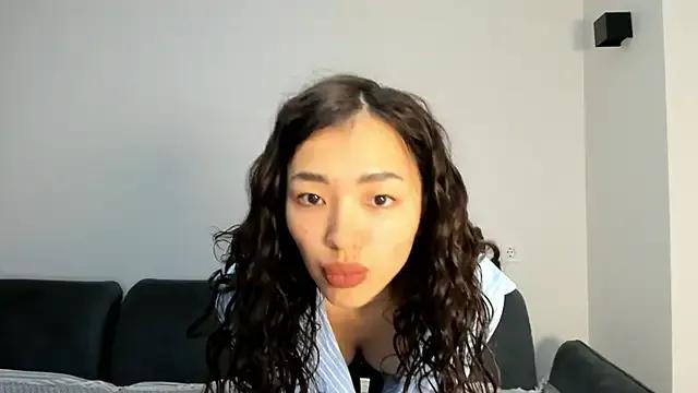 LianYe_ from StripChat is Freechat