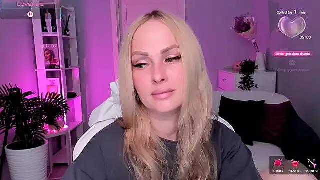 Libby_Nora from StripChat