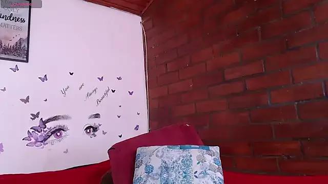 LIila28six from StripChat