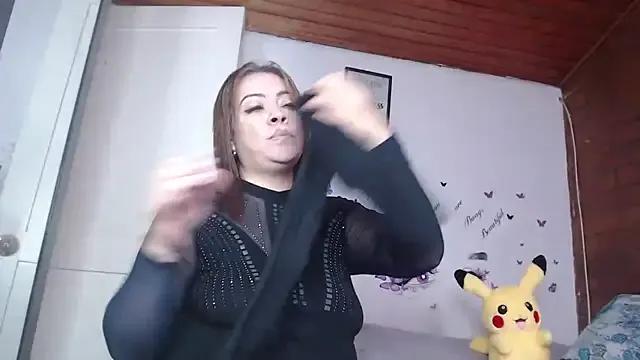 LIila28six from StripChat