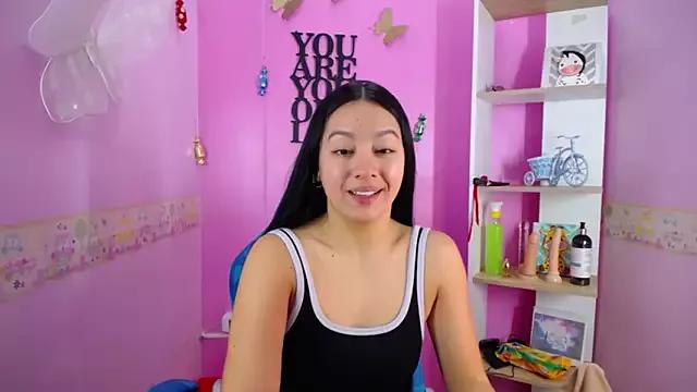 Lila_Pinky from StripChat