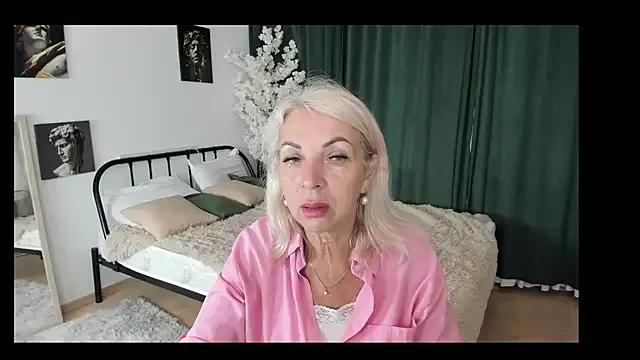 LiliaMoons from StripChat is Freechat