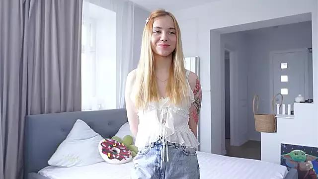 LilianBenskin from StripChat is Freechat
