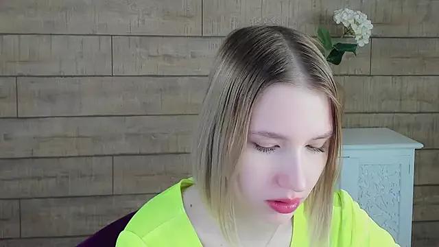 LiliLinn from StripChat
