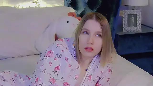 LiliLinn from StripChat