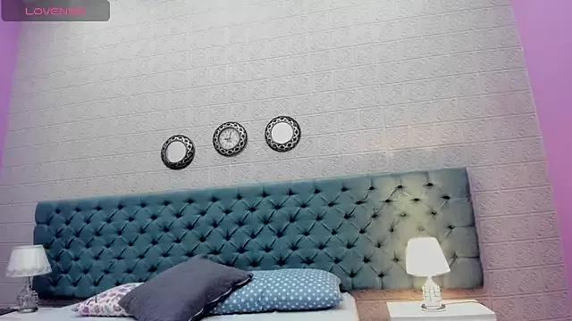 LiliLorenn from StripChat