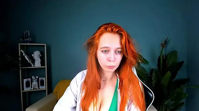 Lilit__Queen from StripChat is Freechat